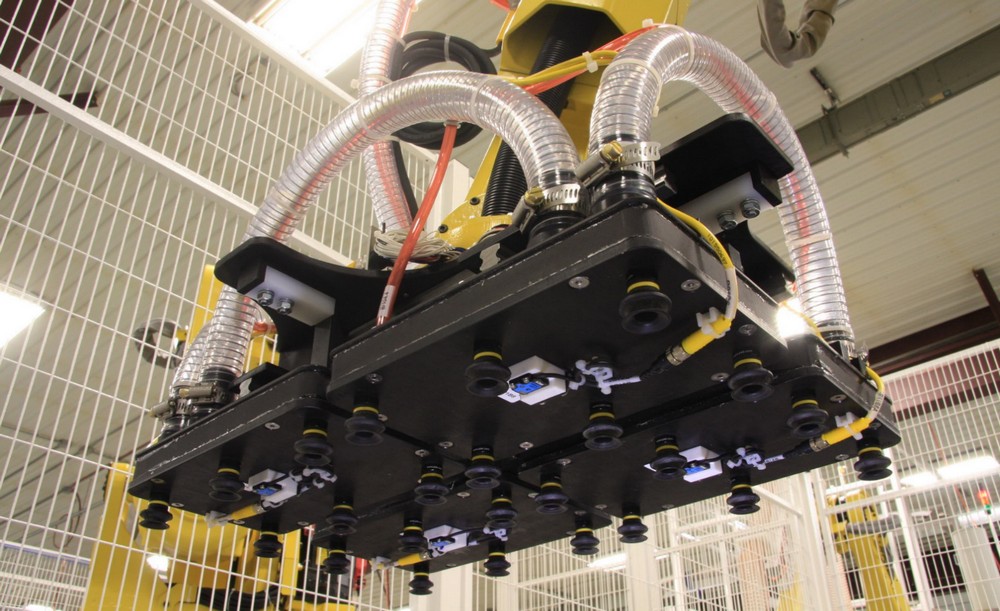 End-of-Arm Tools for Robotic Palletizing
